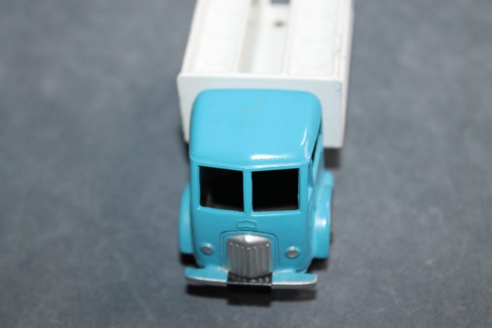 ford milk truck set french dinky 25o front