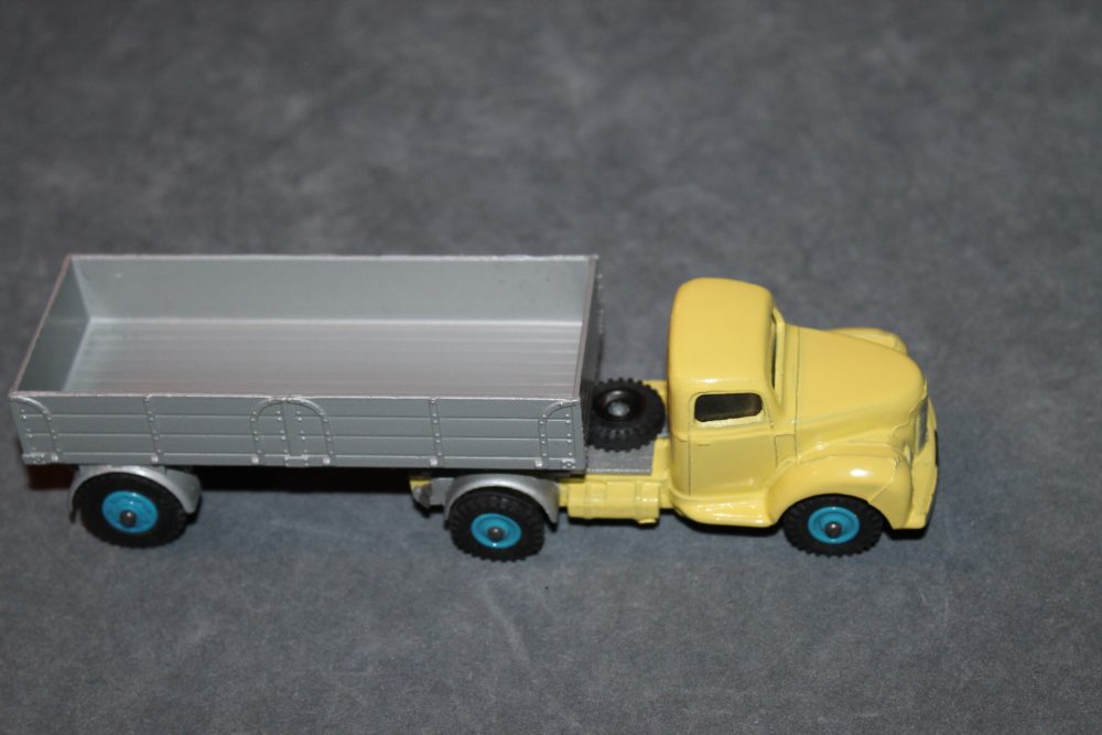 commer articulated lorry and trailer dinky toys 424 right side
