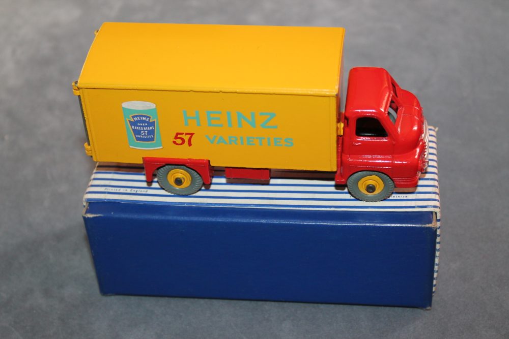 big bedford lorry heinz baked beans dinky toys 923 side