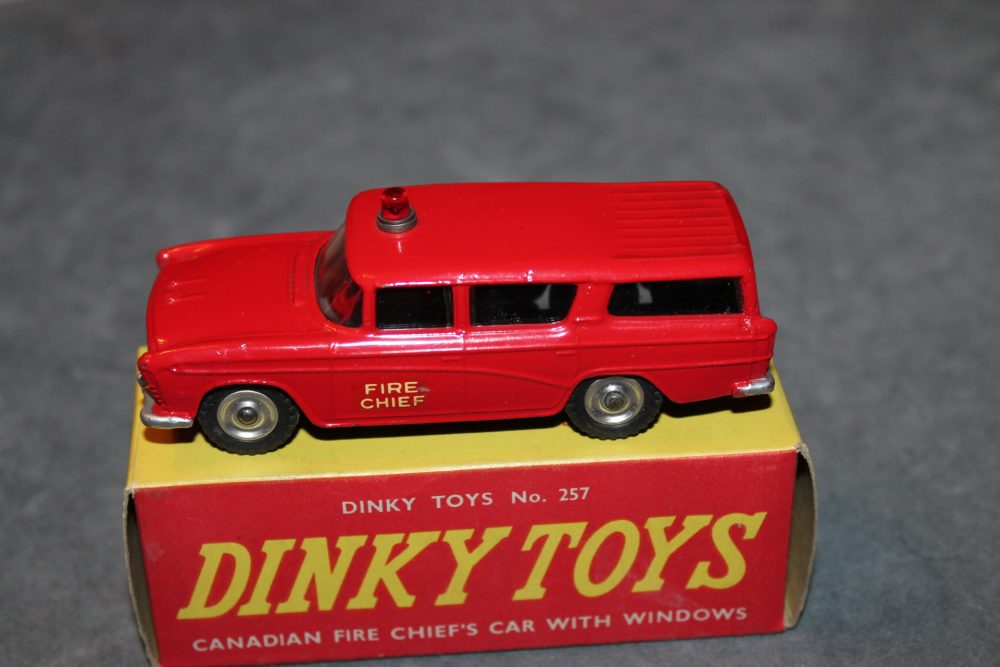 canadian fire chief car dinky toys 257