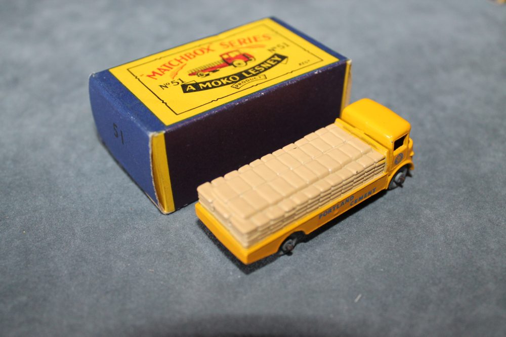 albion chieftan cement lorry matchbox 51a side
