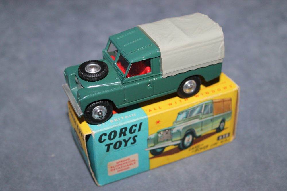 land-rover-rare-colour-corgi-toys-438