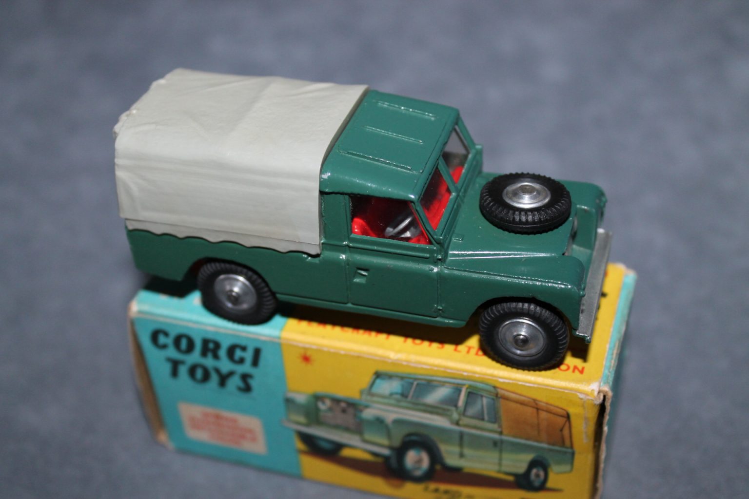 Corgi Toys 438 Land Rover 109 WB - Diecast