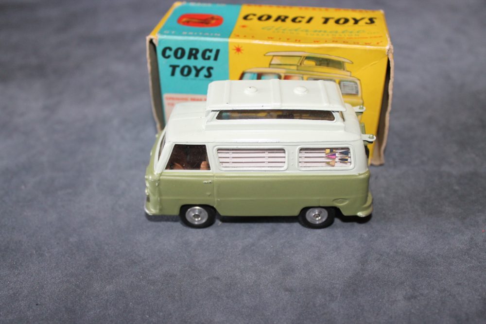ford thames airbourne caravan green corgi toys 420