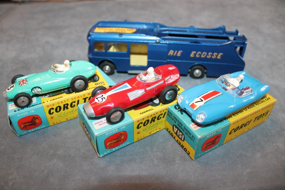 eccurie ecosse transporter and racing cars corgi gift set 16 left side