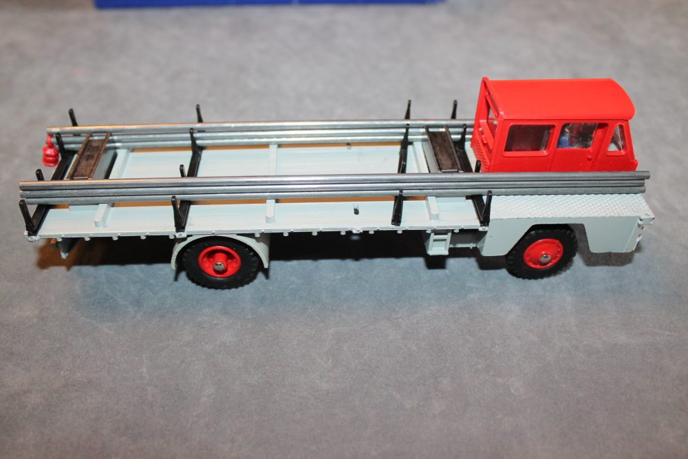 saviem steel load carrier french dinky toys 885 right side