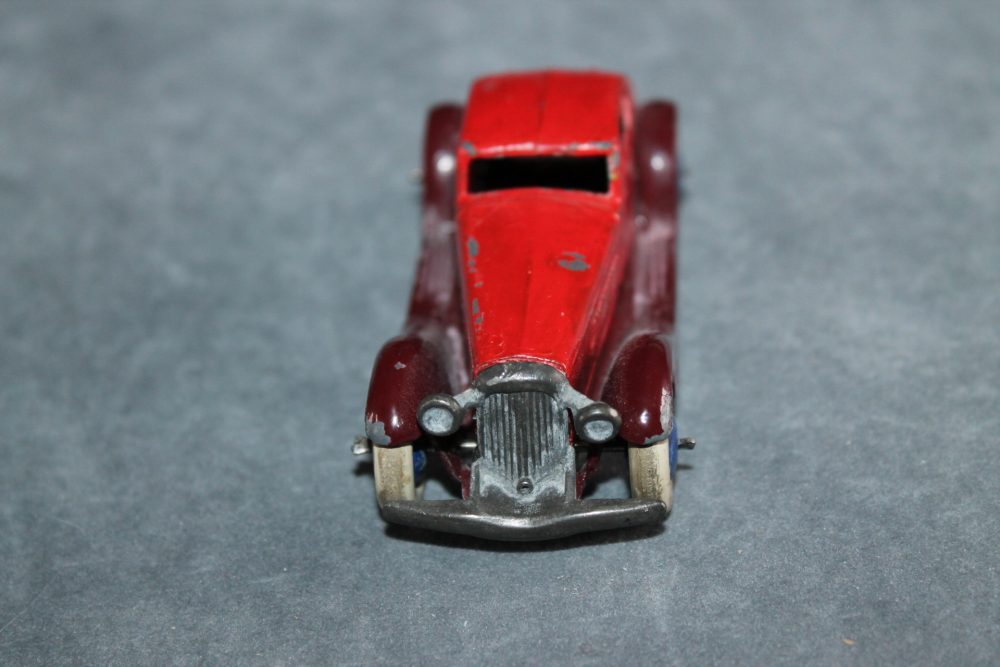 pre war super streamlined saloon red and maroon dinky toys 24e front