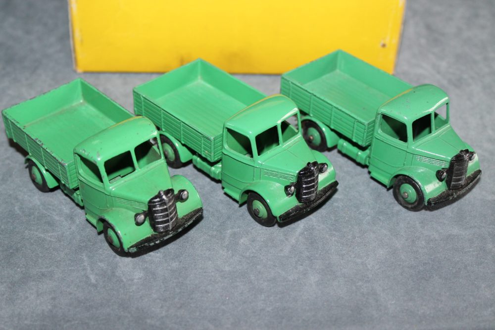 bedford truck trsde box green dinky toys 25w side