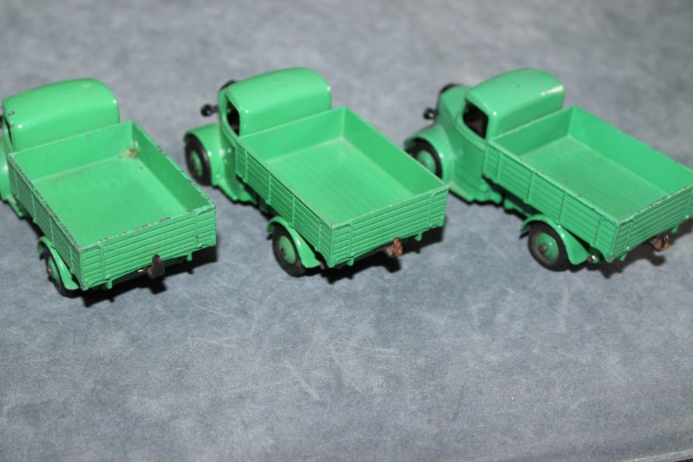 bedford truck trsde box green dinky toys 25w back angle 2