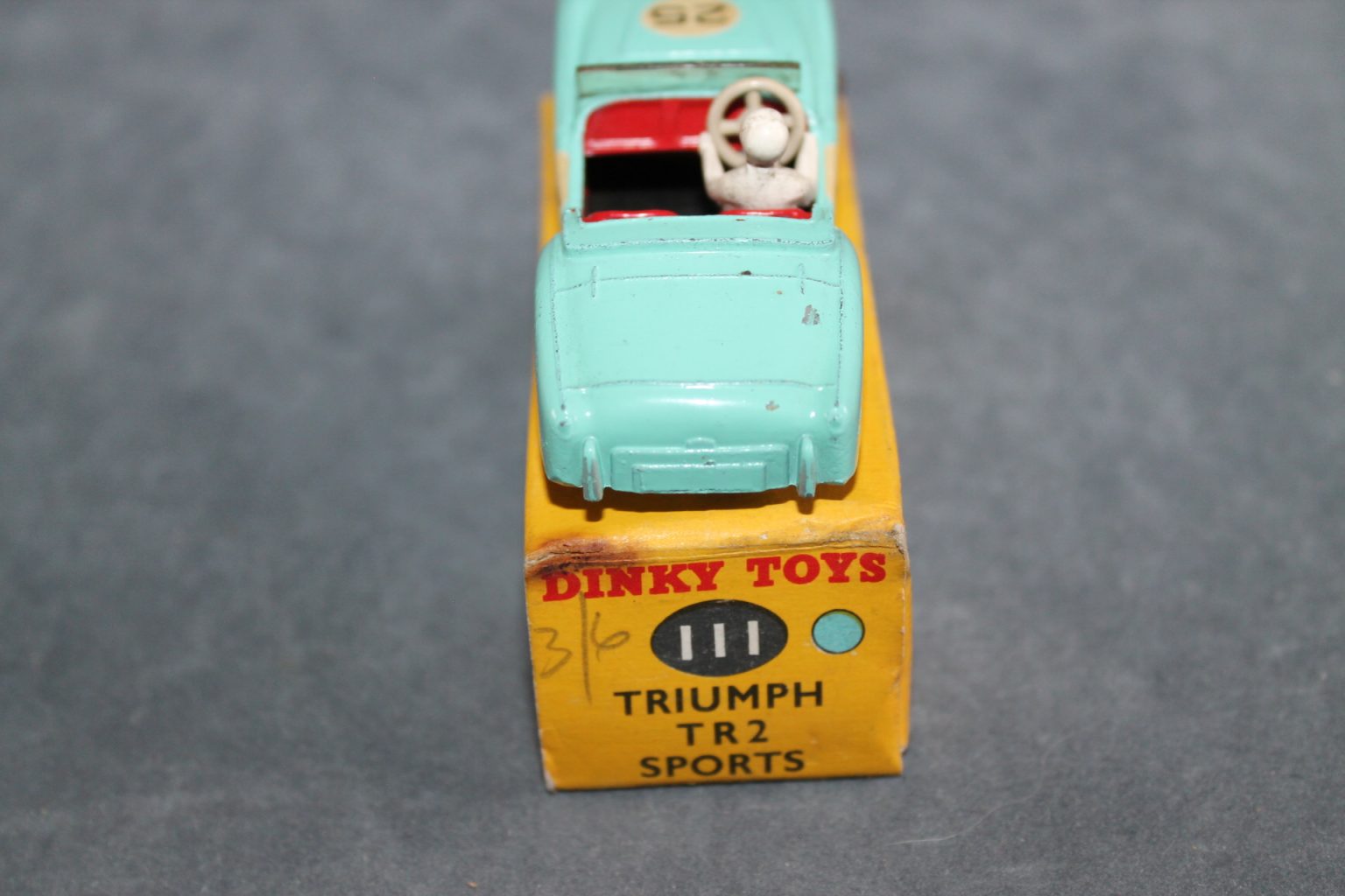 Triumph - TR2 Compétition - DAN-TOYS - 1/43 - Autos Miniatures Triumph - TR2 Compétition - DAN-TOYS - 1/43 - Autos Miniatures