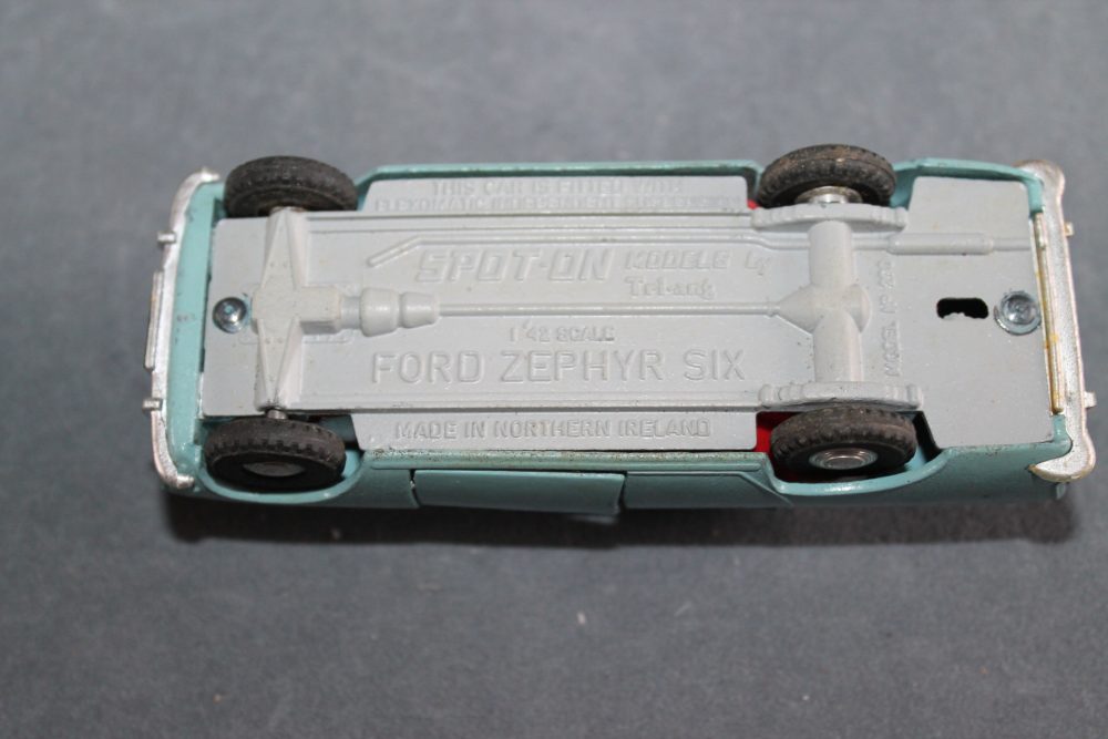 ford zephyr 6 greyish blue spot on toys 270 base