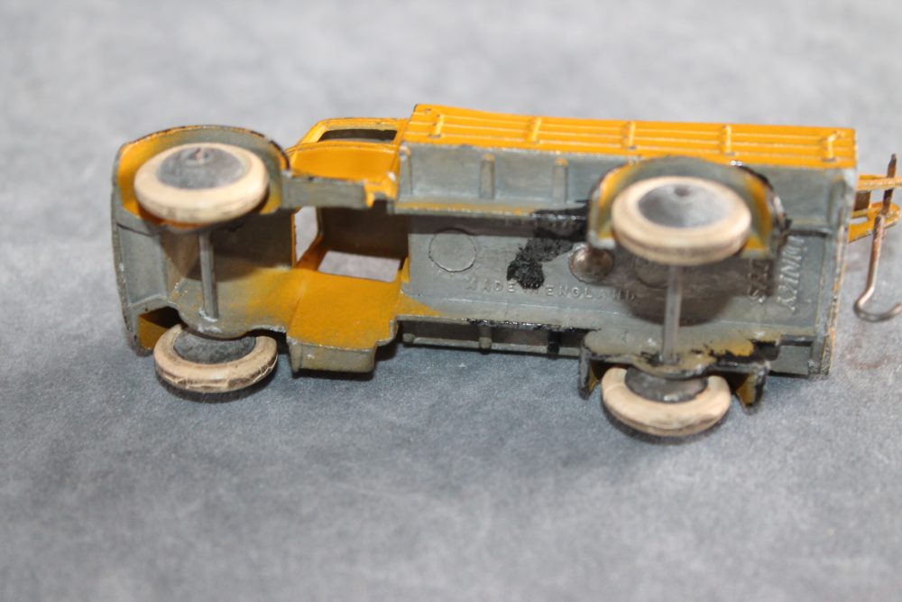 breakdown lorry pre war rare yellow dinky toys 30e base