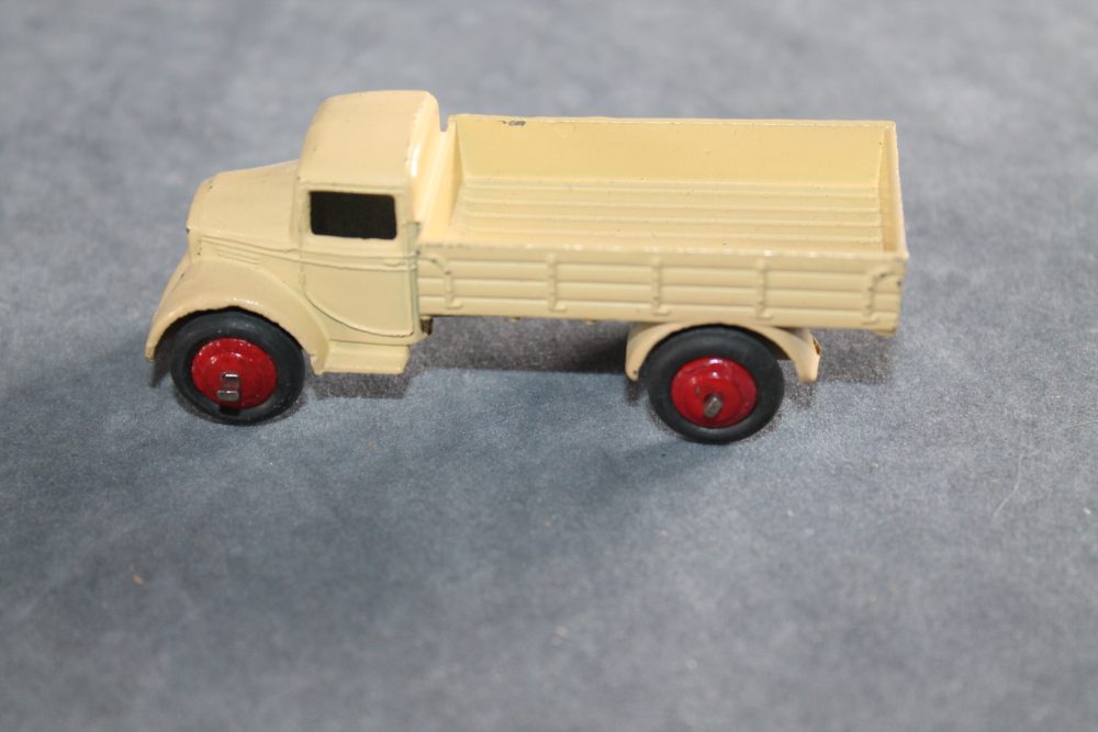 motor truck cream dinky toys 022c