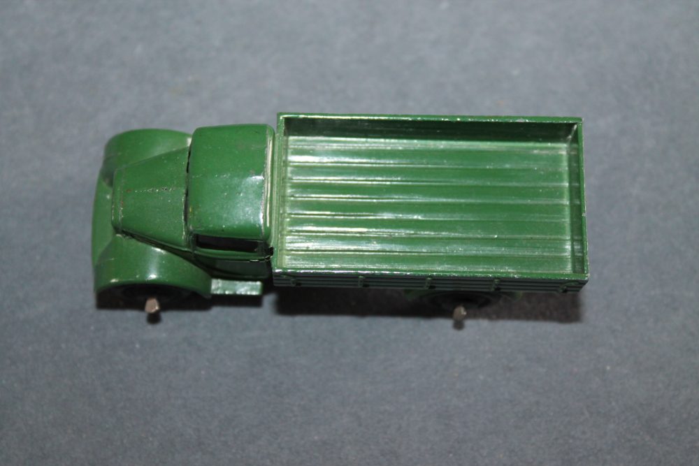 motor truck green and black wheels dinky toys 022c top