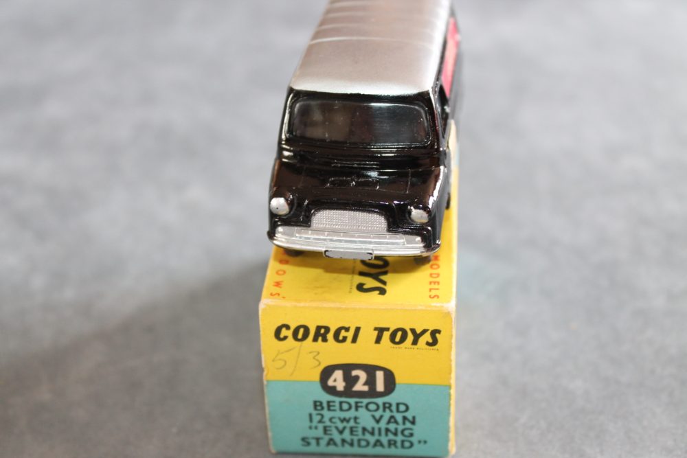 bedford van evening news corgi toys 421 front