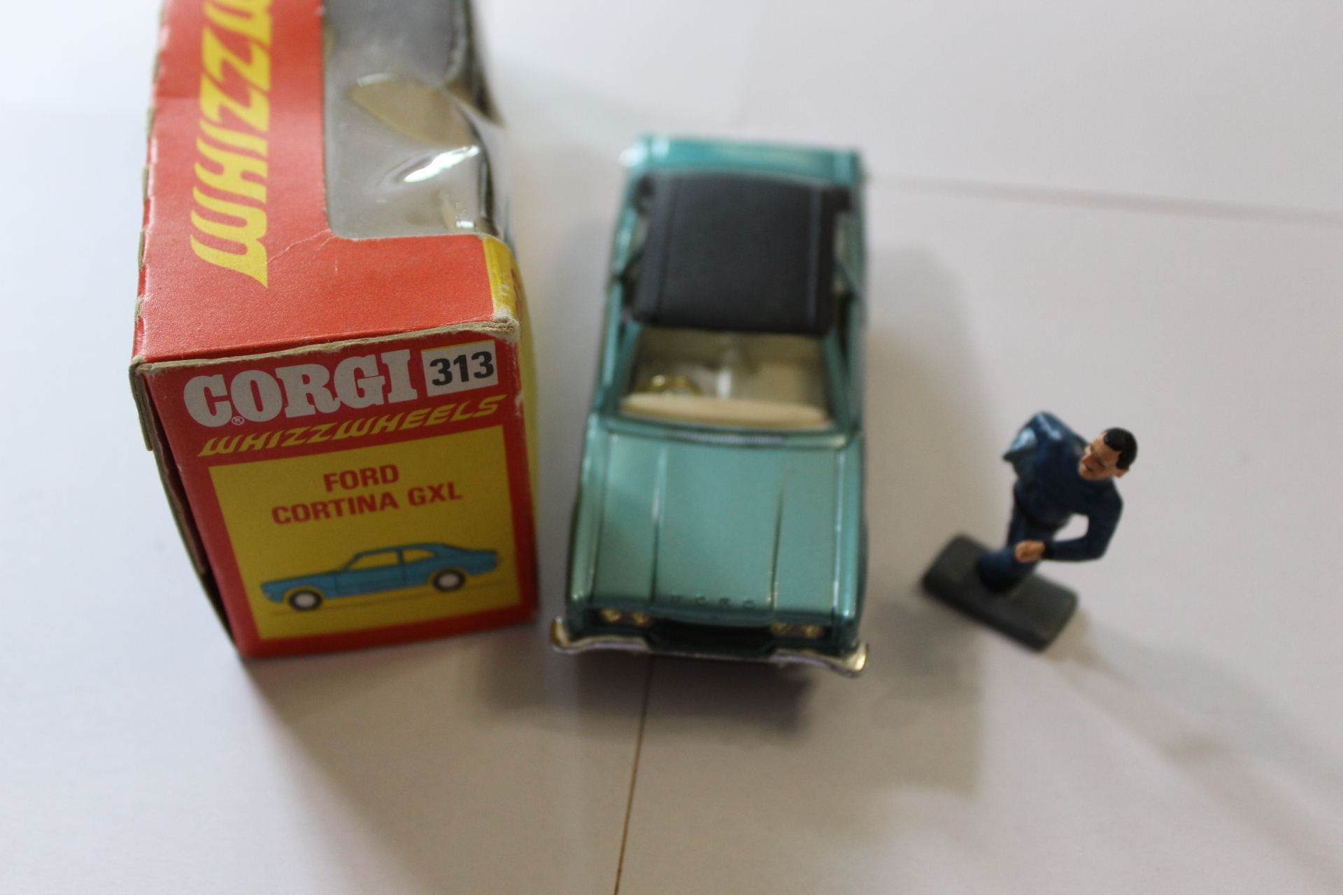 ford cortina gxl graham hill corgi toys 313 front