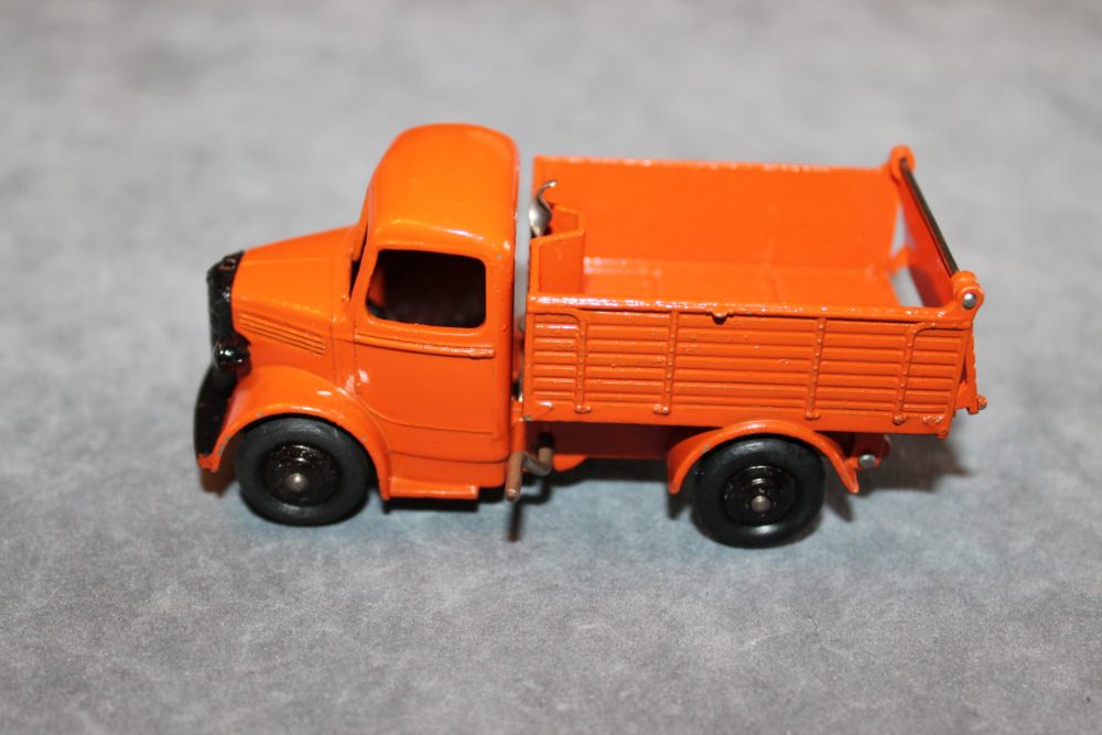 bedford tipper truck orange dinky toys 25m