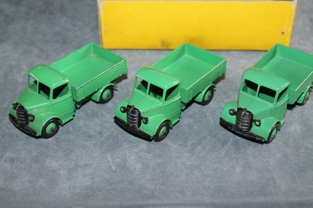 bedford truck trsde box green dinky toys 25w