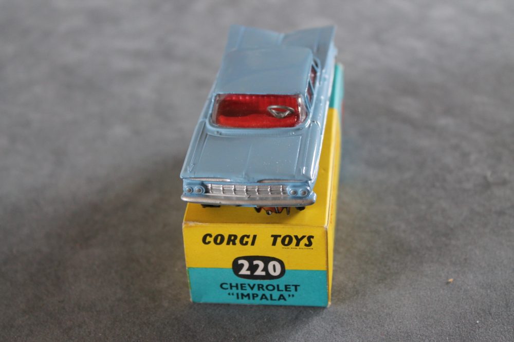 chevrolet impala blue corgi toys 220-front
