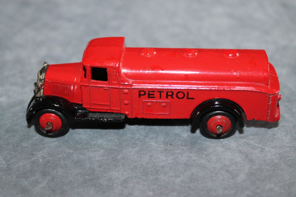 petrol tanker type 4 red dinky toys 25d