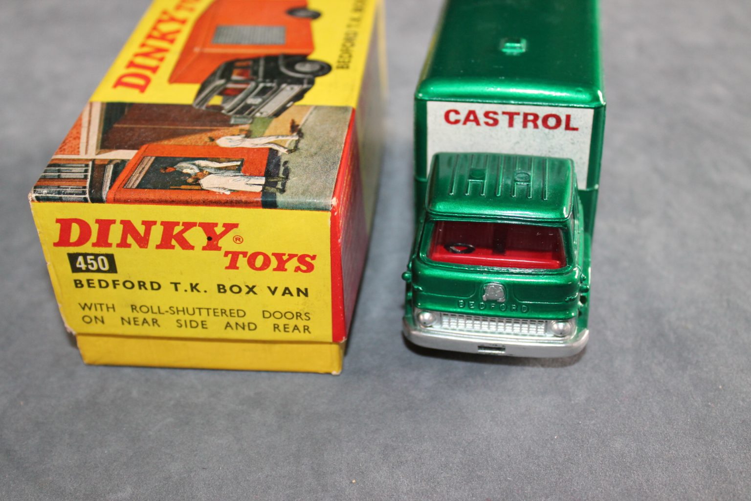Camion Bedford TK Crash Truck Dinky Toys - Édition Atlas, échelle 1/43, Beige Avec Treuil - Neuf