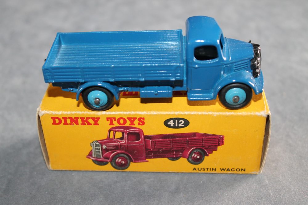 austin wagon blue dinky toys 412 side