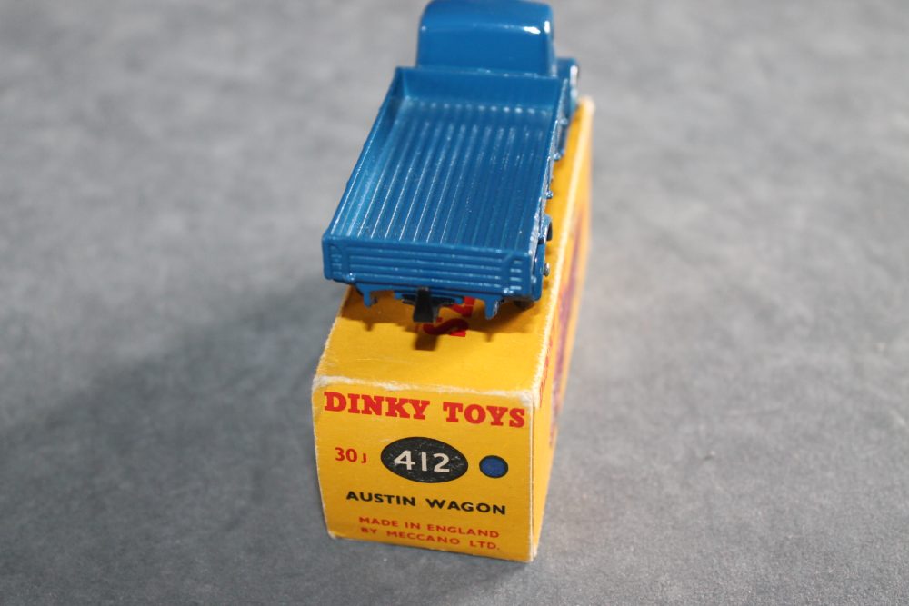 austin wagon blue dinky toys 412 back