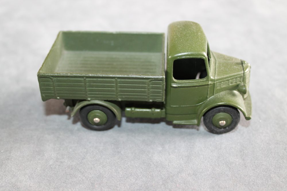 bedford military truck us export dinky toys 25wm side