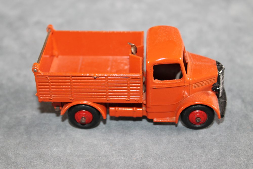 bedford end tipper rare colour dinky toys 25m side