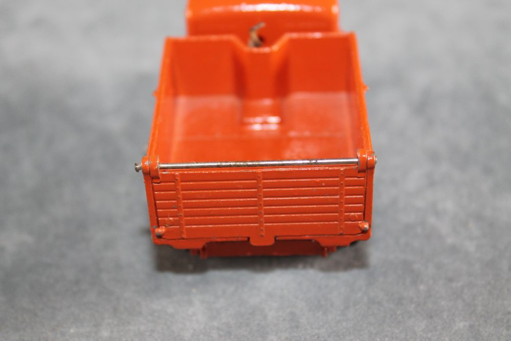 bedford end tipper rare colour dinky toys 25m back