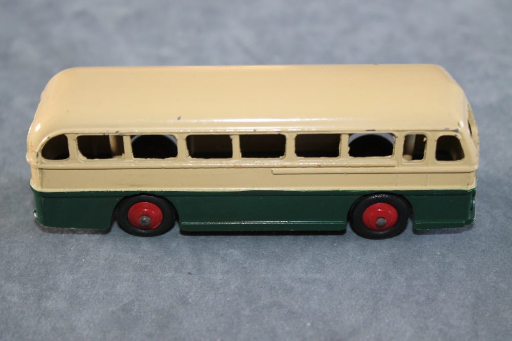 duple roadmaster coach us export dinky toys 29h side