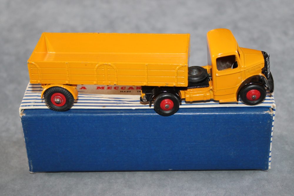 bedord artic lorry yellow dinky toys 921-521 side
