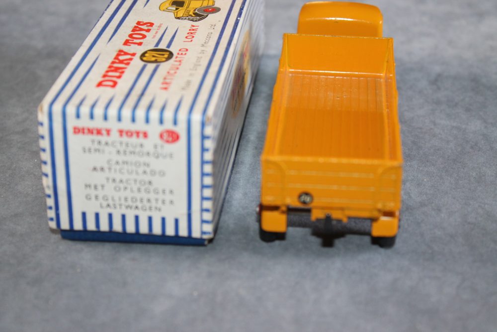 bedord artic lorry yellow dinky toys 921-521 back