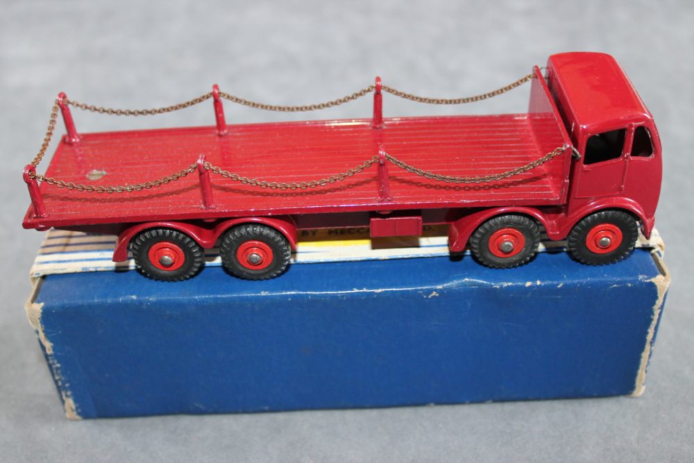 foden 2nd cab chain lorry dinky toys 905 side