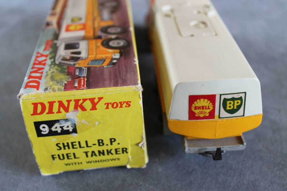 leyland shell bp petrol tanker dinky toys 944 back