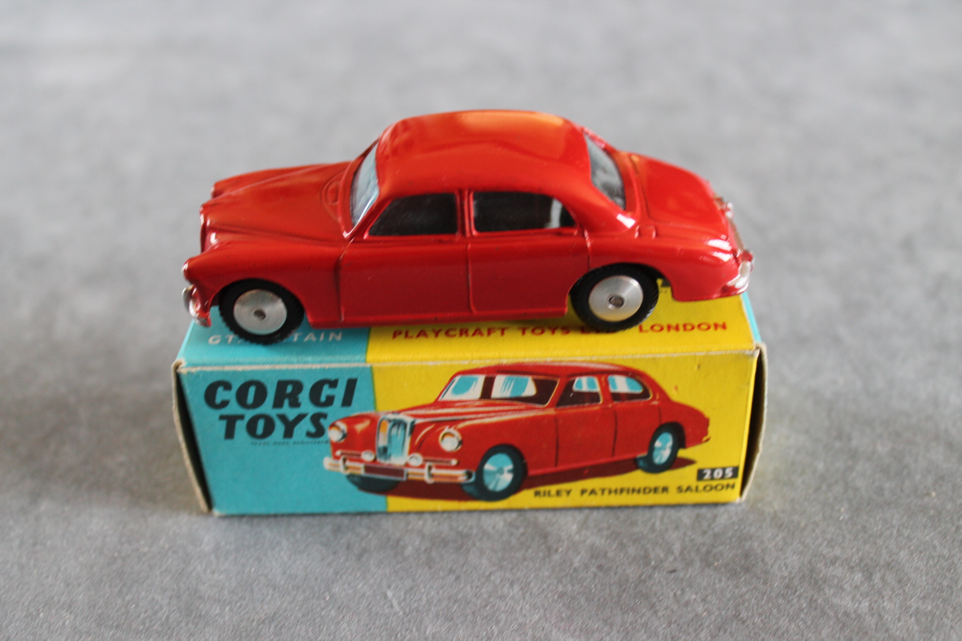 Toys 205 Riley Pathfinder Diecast