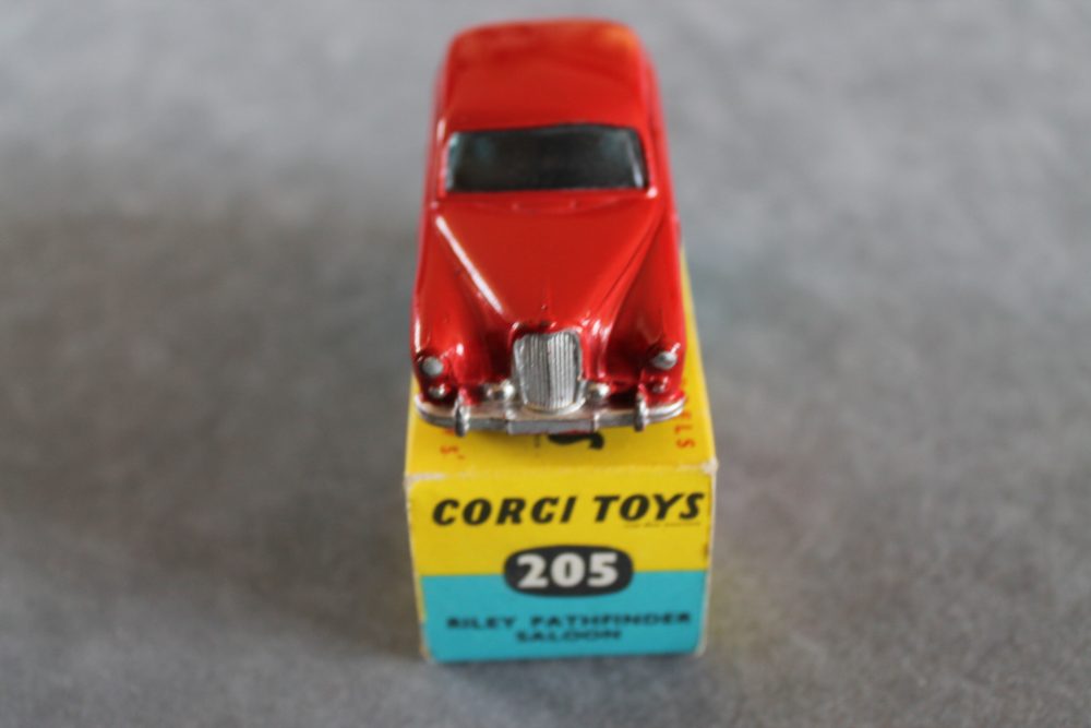 riley pathfinder corgi toys 205 front