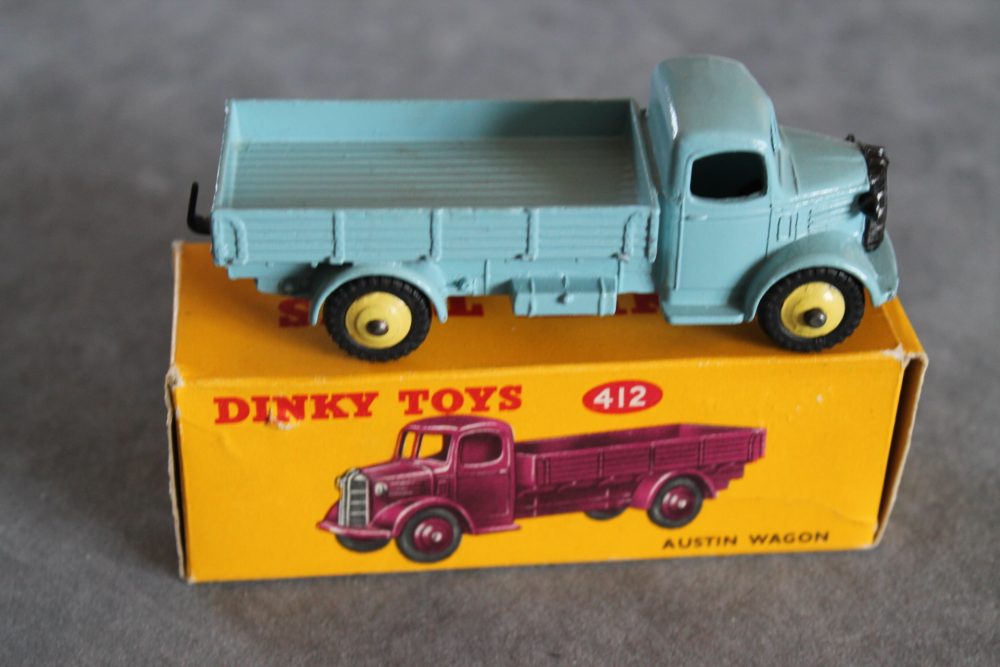 austin wagon powder blue dinky toys 412 side