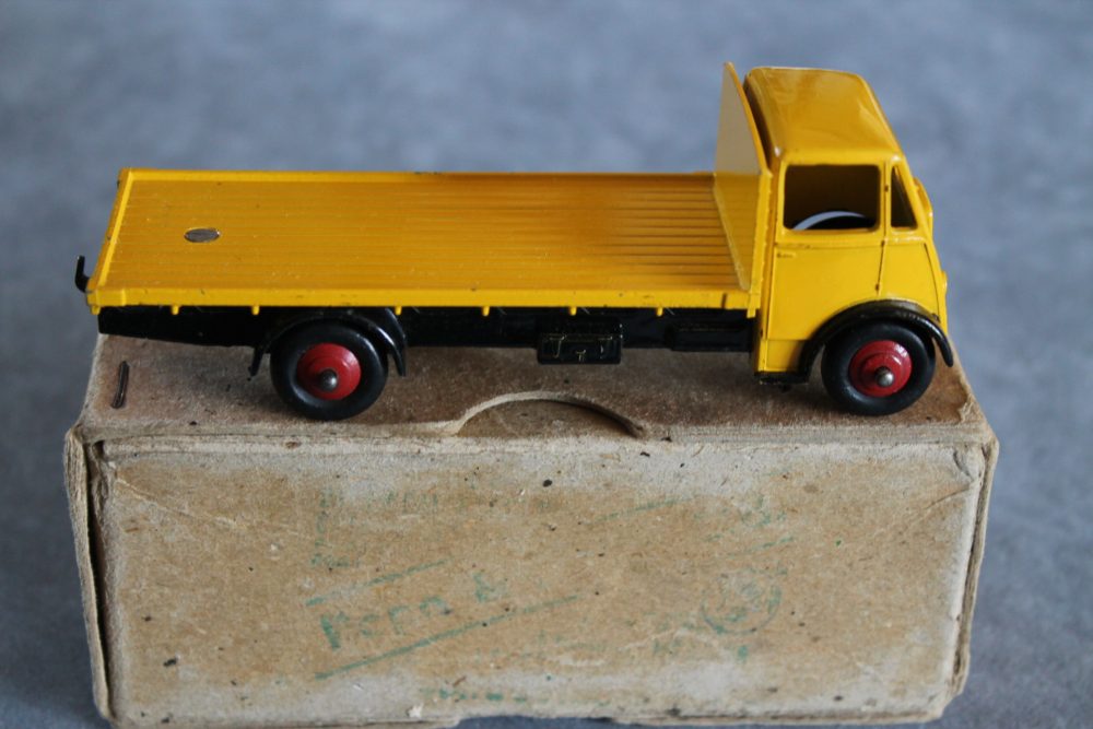 guy flat truck yellow dinky toys 512 side