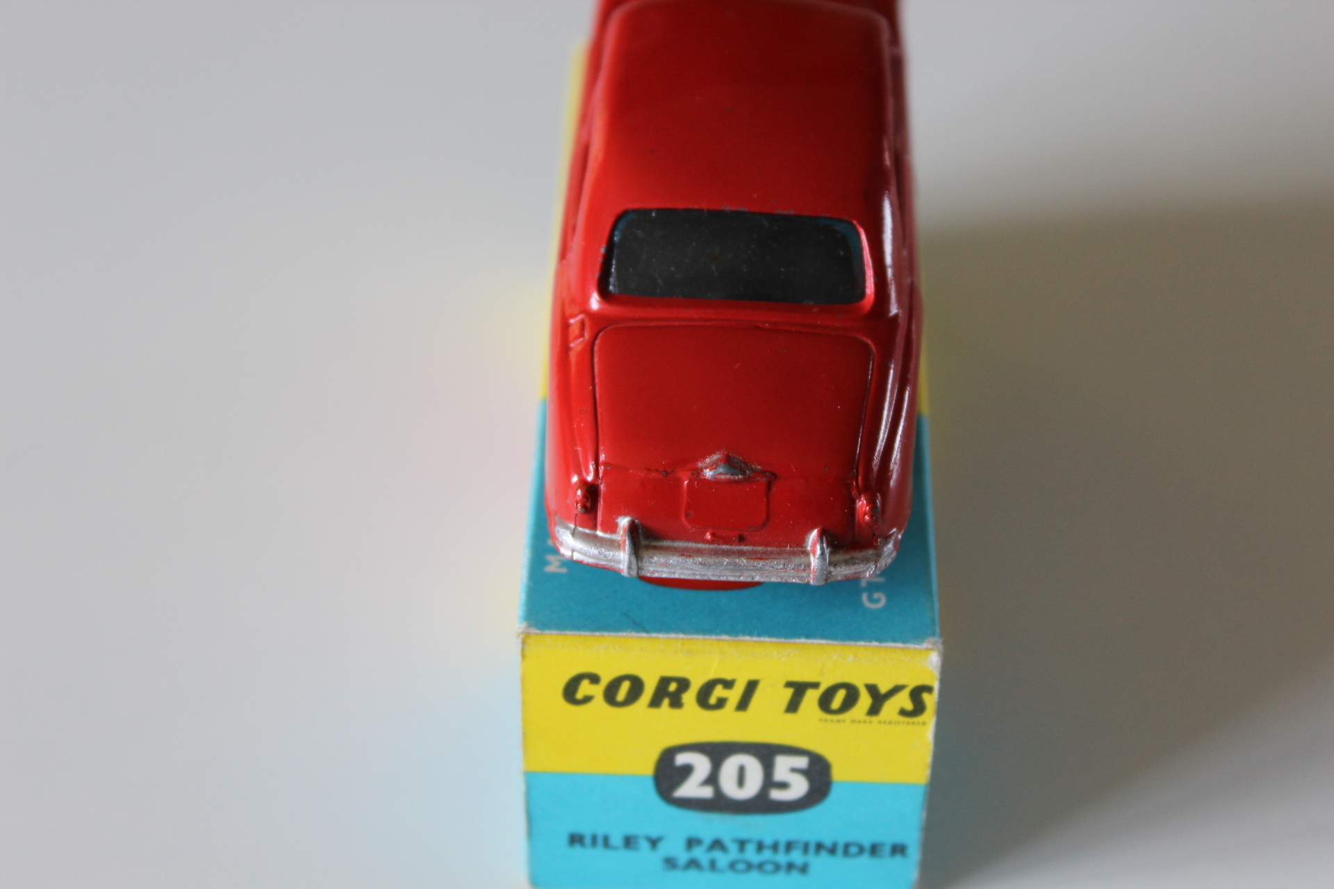 riley pathfinder saloon corgi toys 205 back