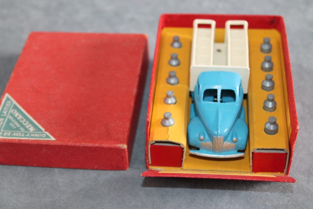 studebaker milk truck and churns french dinky toys 25o