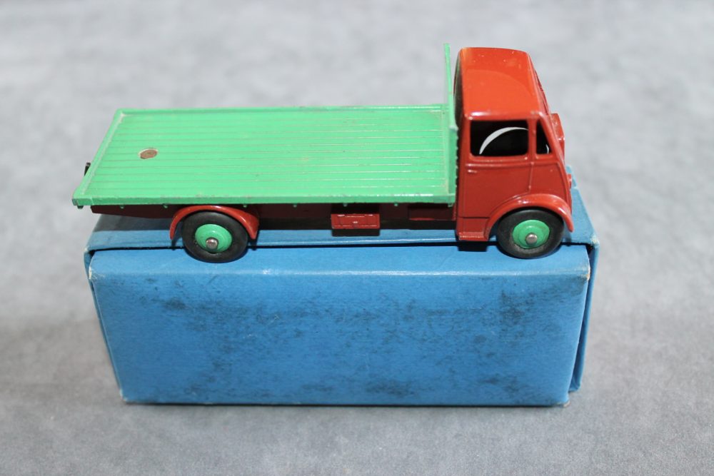 guy flatbed brown and green dinky toys 512 side