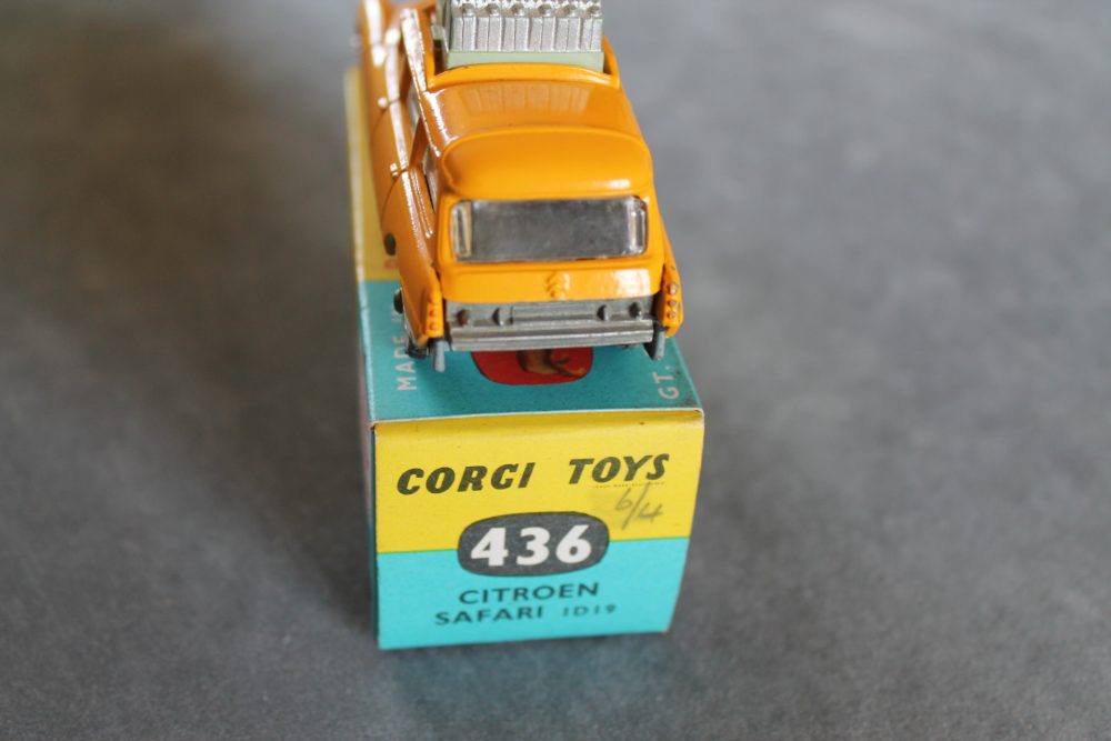 citroen safari 1d19 corgi toys 436 back