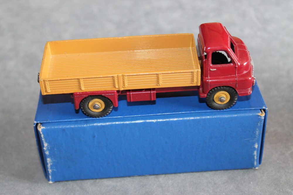big bedford lorry dinky toys 522 side