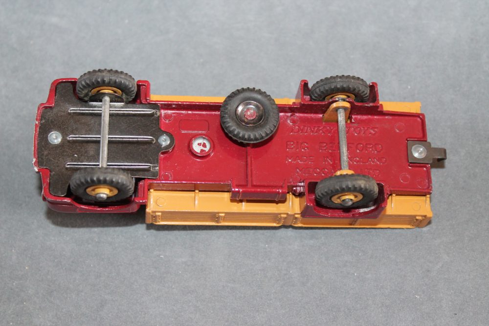 big bedford lorry dinky toys 522 base