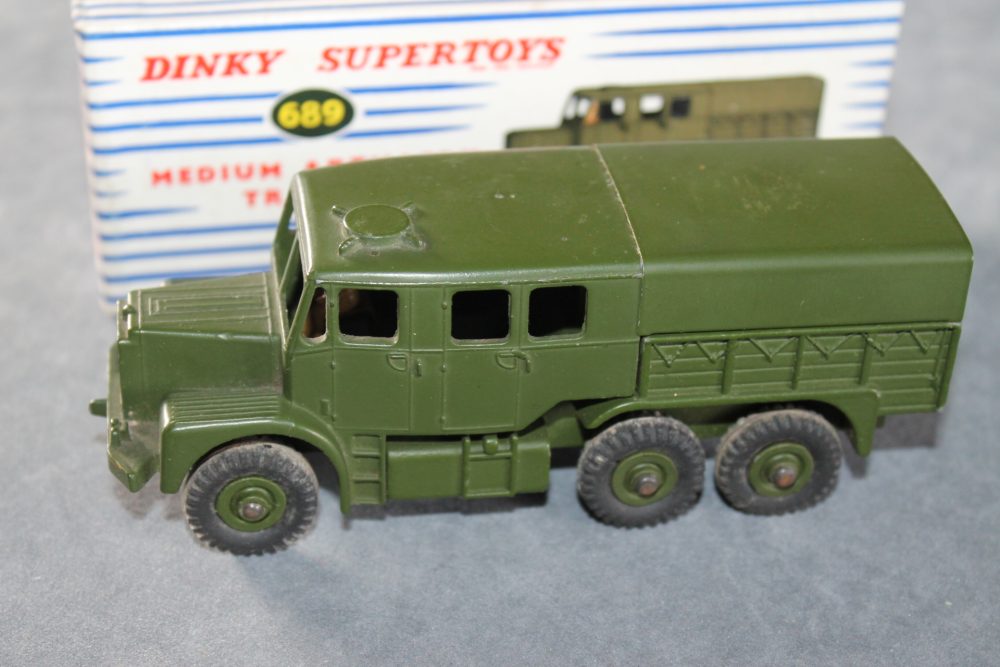 medium artillery tractor dinky toys 689