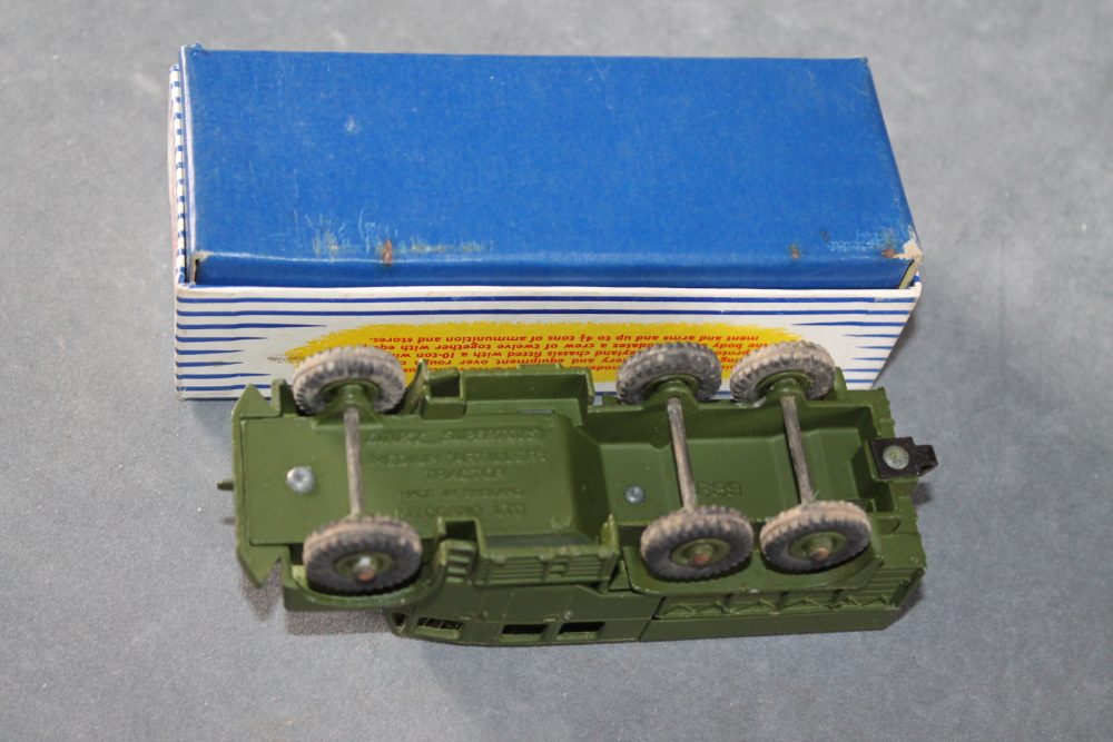 medium artillery tractor dinky toys 689 base