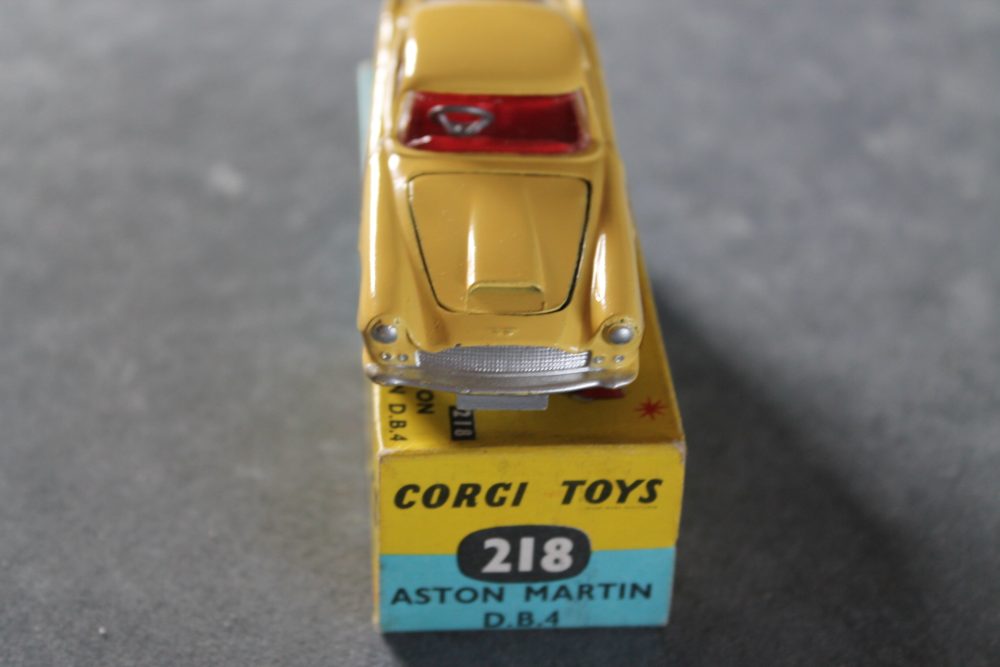 aston martin db4 yellow corgi toys 218 front