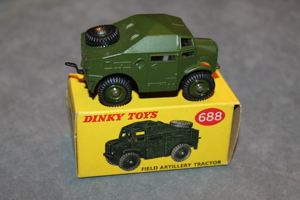 field artillery tractor dinky toys 688 side