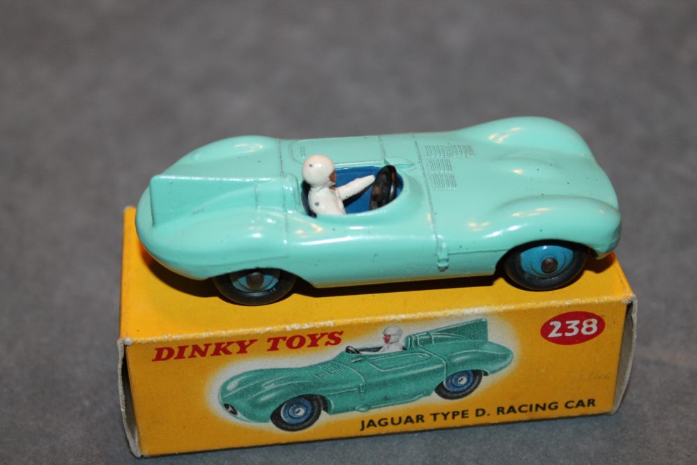 d type jaguar dinky toys 238 side